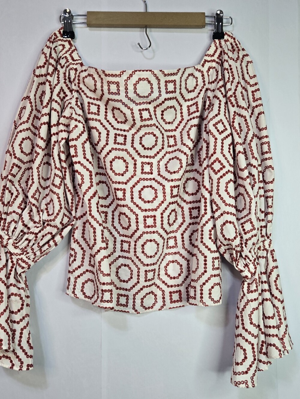 ALEXIS Sz L Embroidered Off-Shoulder White Top & Red Eyelet Detail, Full Sleeves